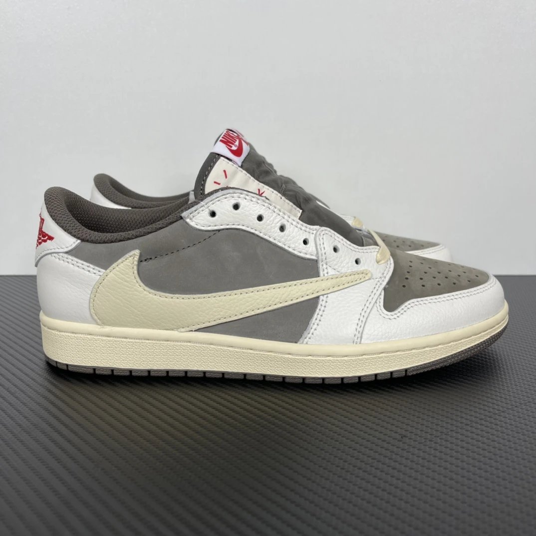 Travis Scott × Air Jordan