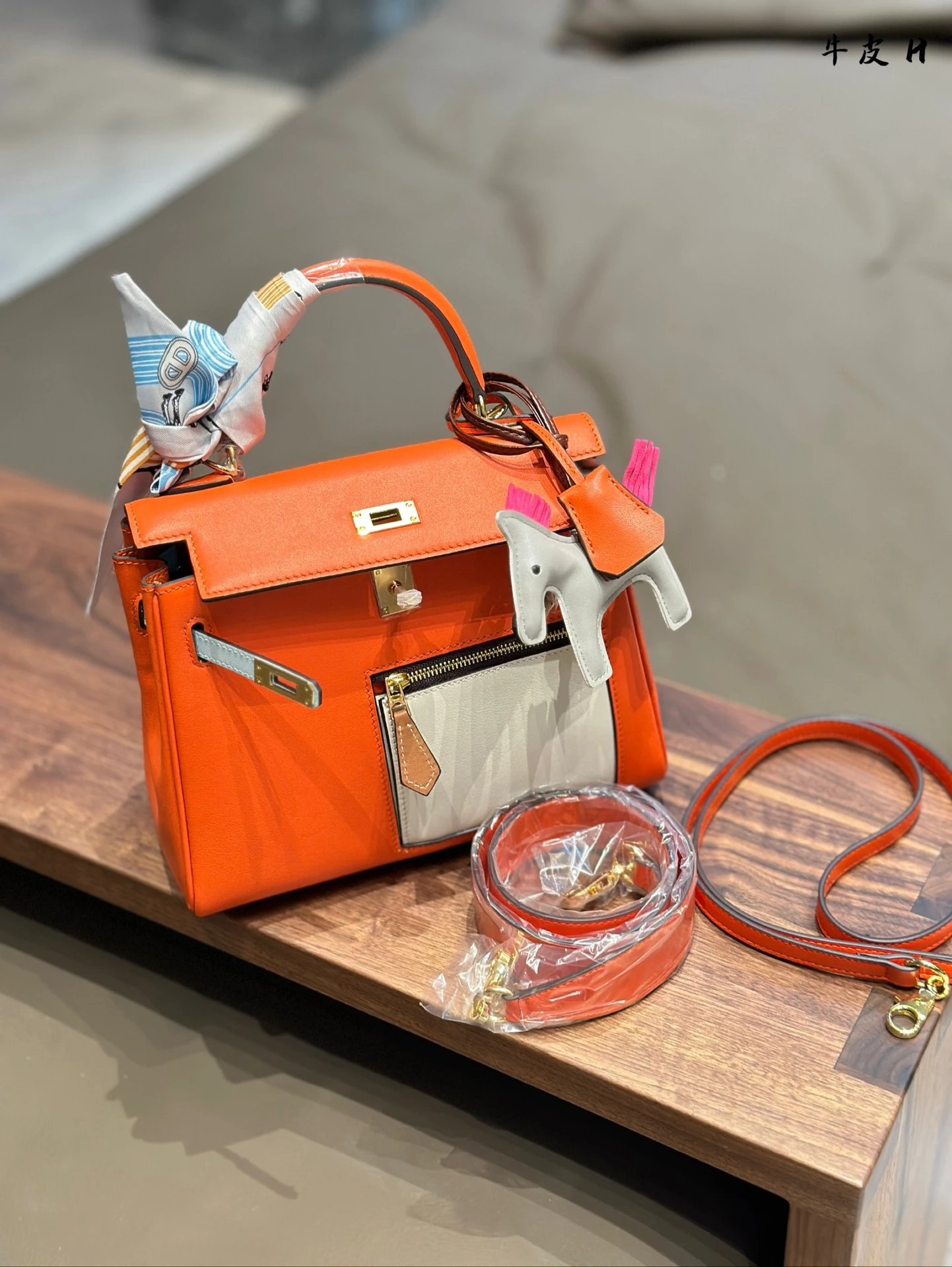 Hermes Handbags Kelly 25cm swift