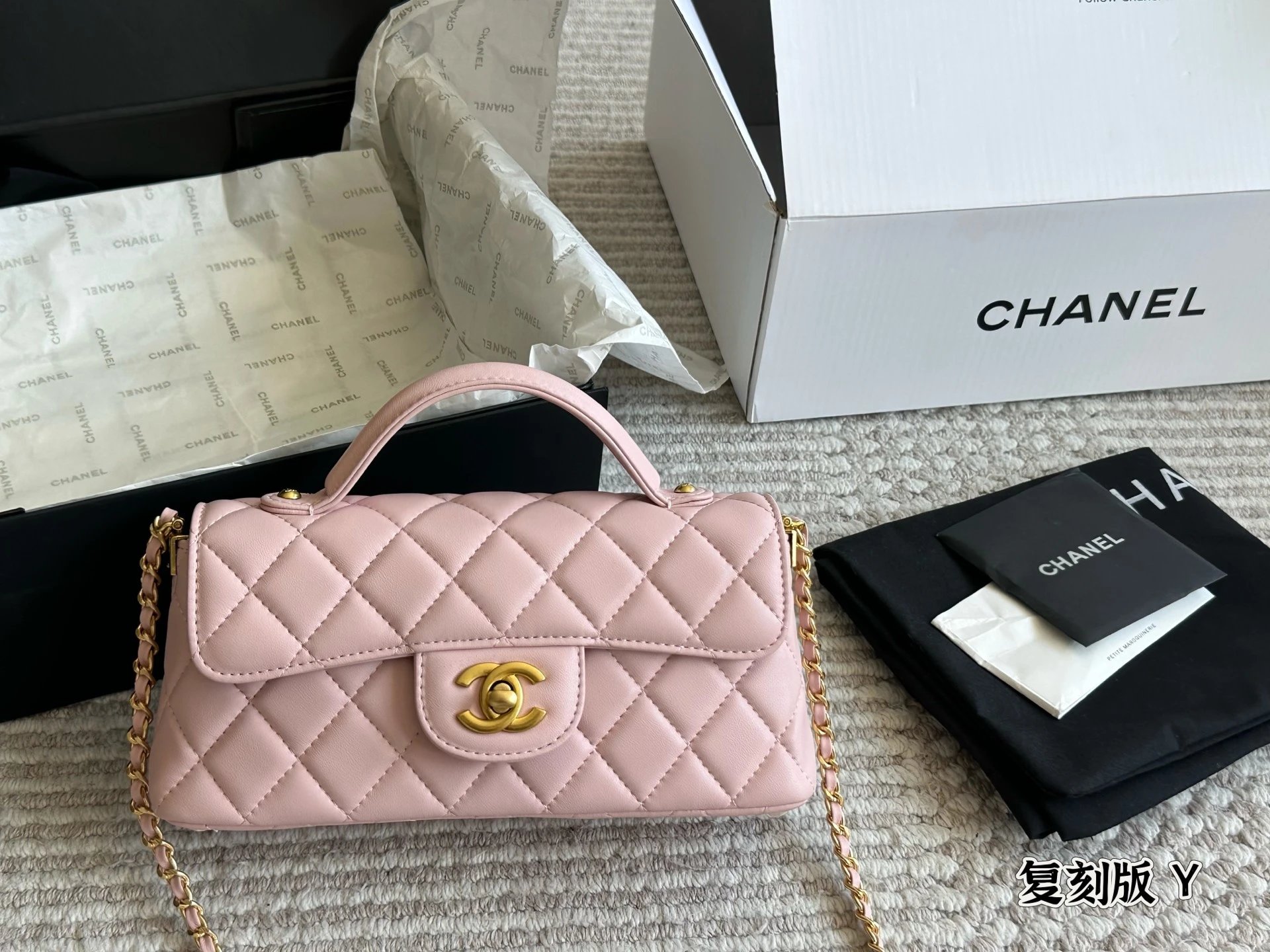 Chanel Handbags woc