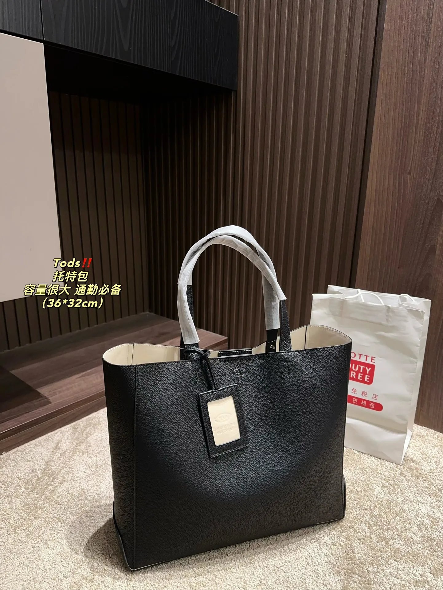 TOD'S  Handbags  36.32
